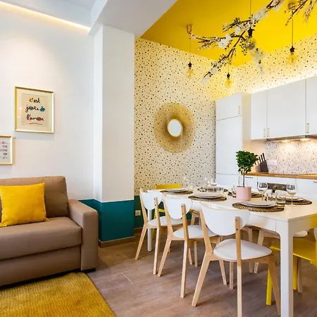 Amazing - 3br-10p - Nation Apartment *